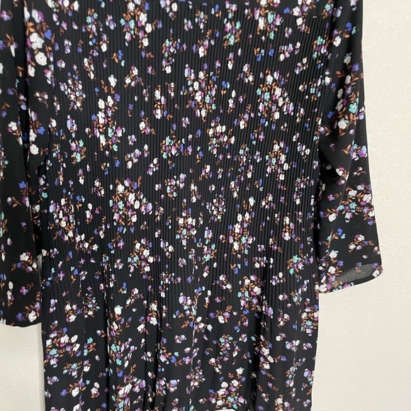 J Jill Wearever Floral Pleat Back Blouse XS - Picture 5 of 7